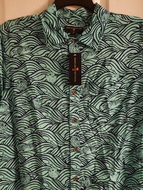 Margaritaville Men's Pufferfish Fish Waves Teal Blue SS Button Down Medium Shirt